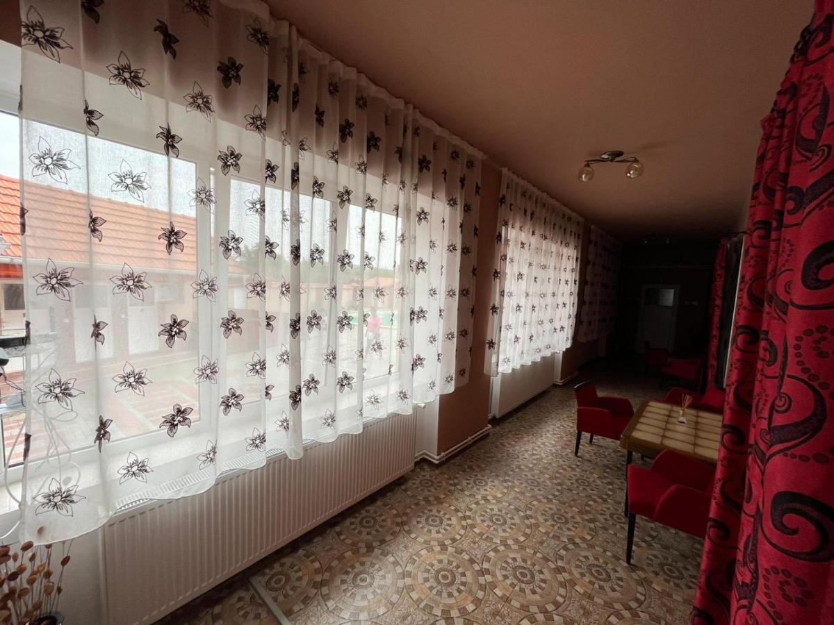 Pensiunea La Nety Bozovici Exterior foto
