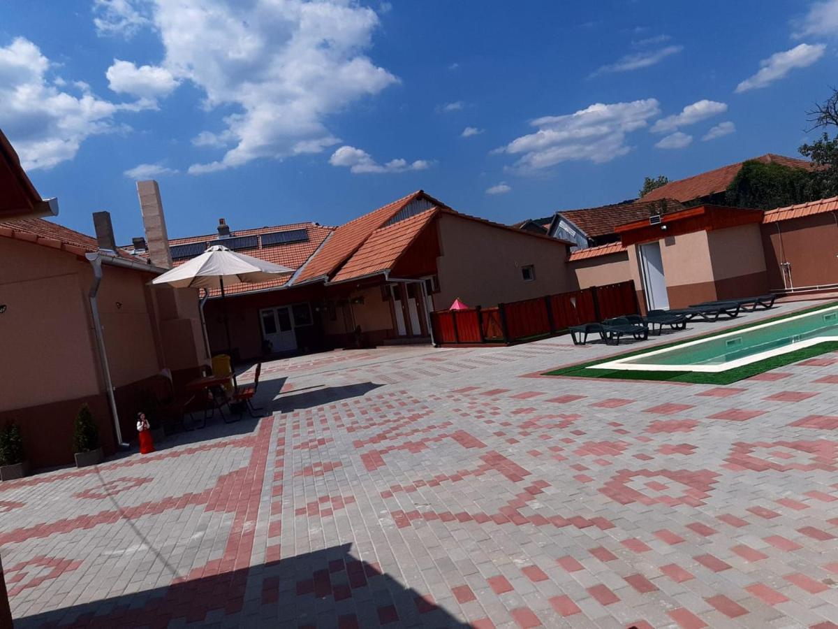 Pensiunea La Nety Bozovici Exterior foto